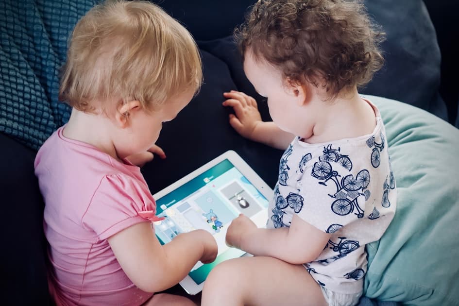 Bildschirmzeit für Babys und Kleinkinder: Was die Richtlinien sagen