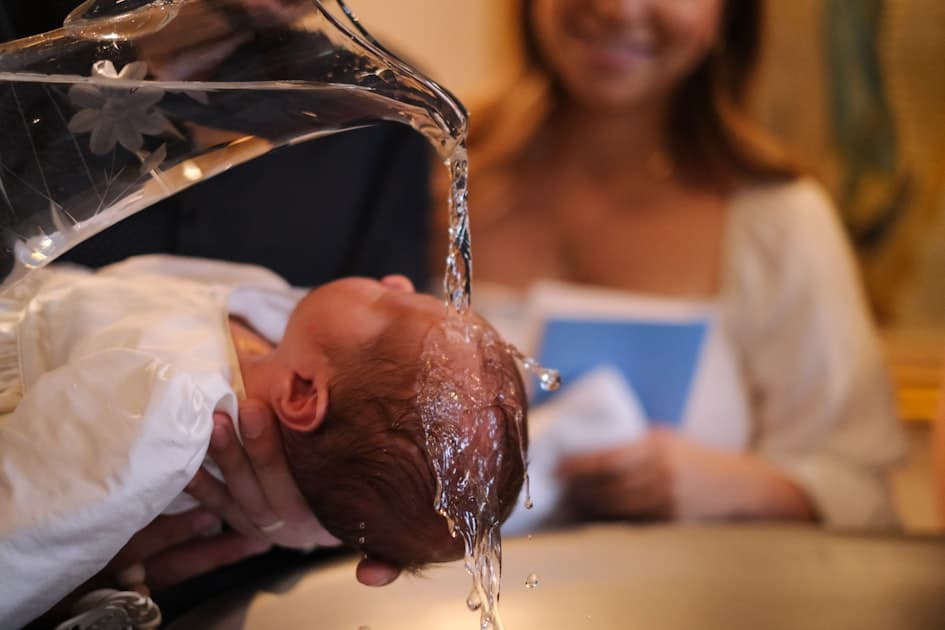 Seguridad del Agua para Bebés y Niños Pequeños: Prevención del Ahogamiento