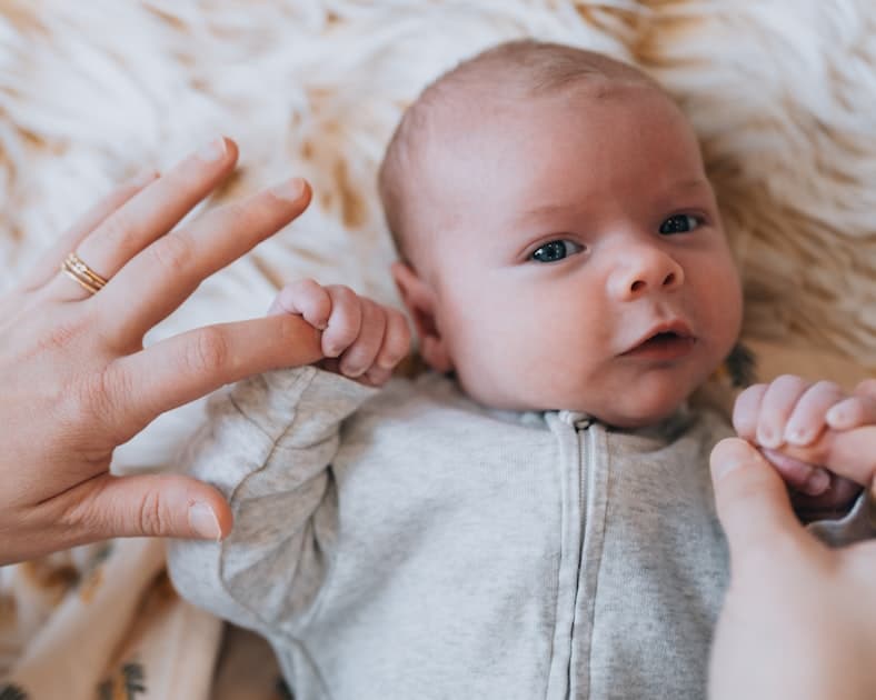 Baby-Badezeit: Wie oft, was man benutzt und sicheres Badewesen